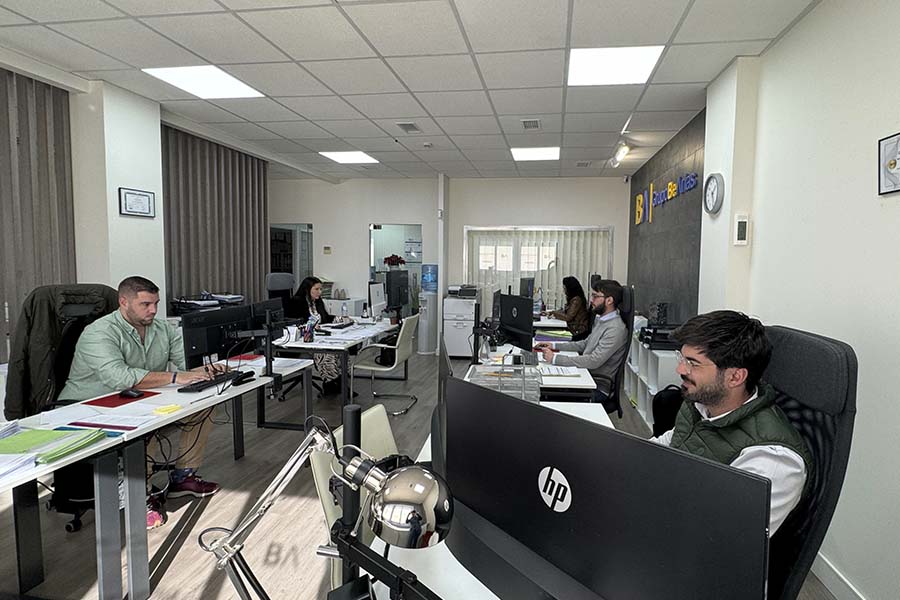 ¿Qué diferencia hay entre una asesoría y una gestoría?